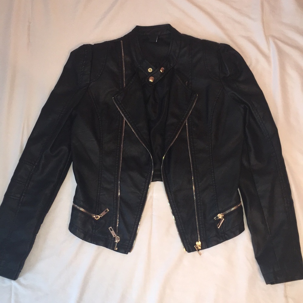 🚫SOLD🚫 Black Faux leather jacket